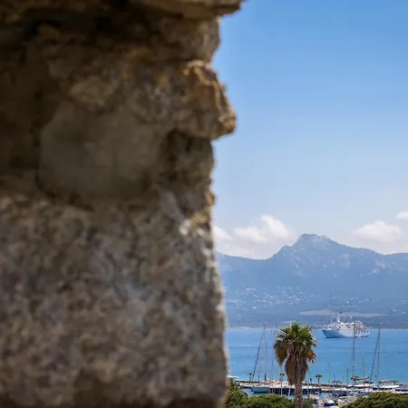 L'abbaye 5* Кальви